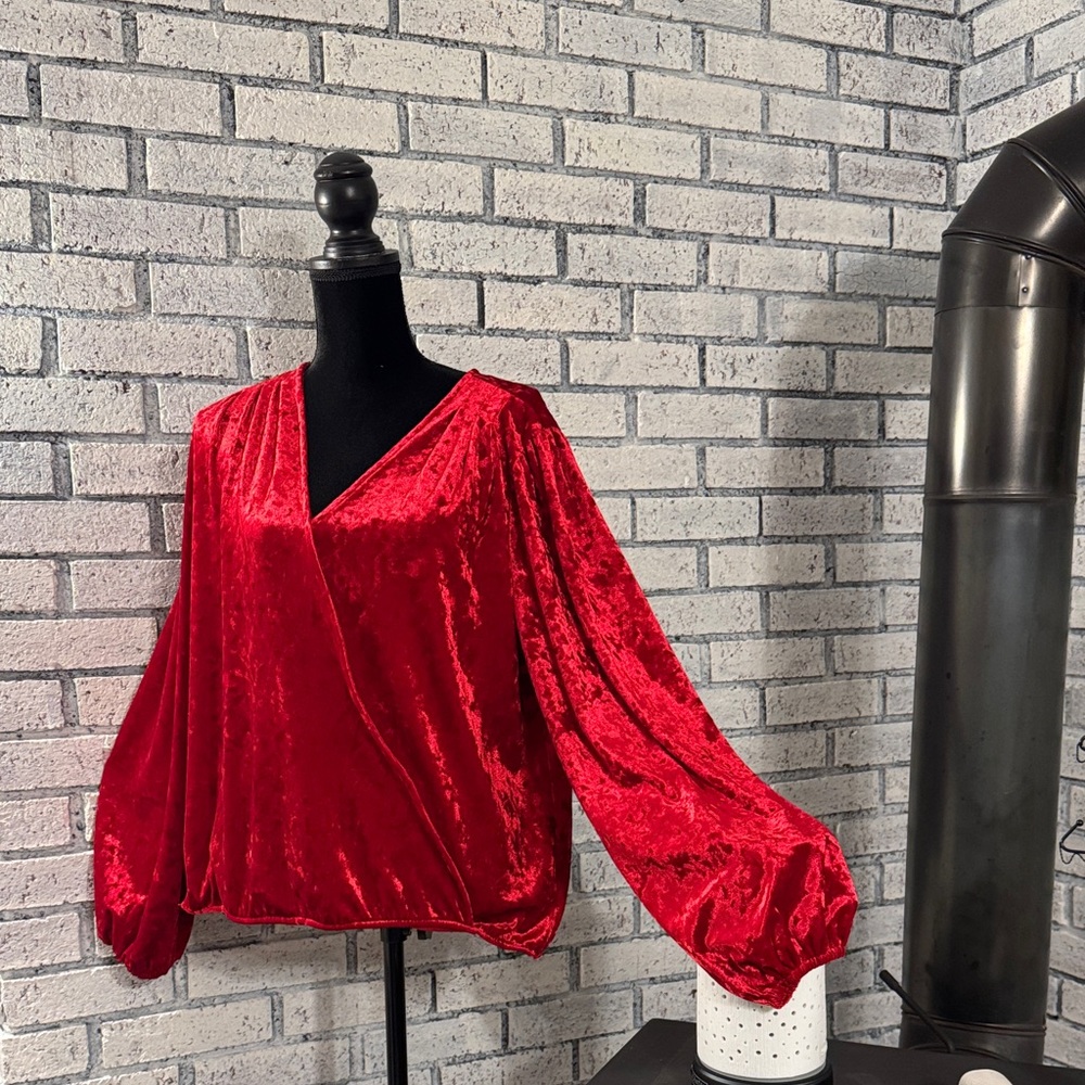 🎁 Boston Proper Holiday Party Red Velvet Blouse 🎁 Special Occasion 🎁